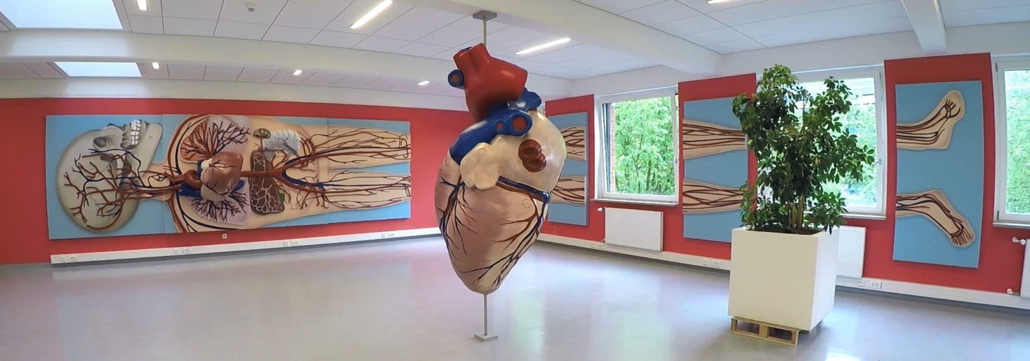 Wandrelief und Skulptur aus Styrodur und MDF cube/next:classroom