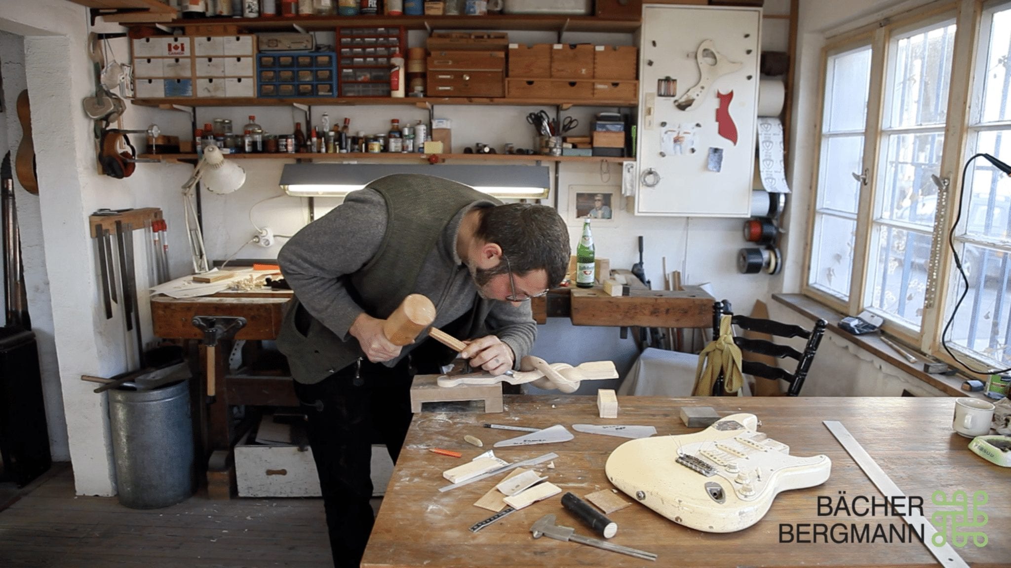 Gitarrenhalsknoten in massivem Ahorn